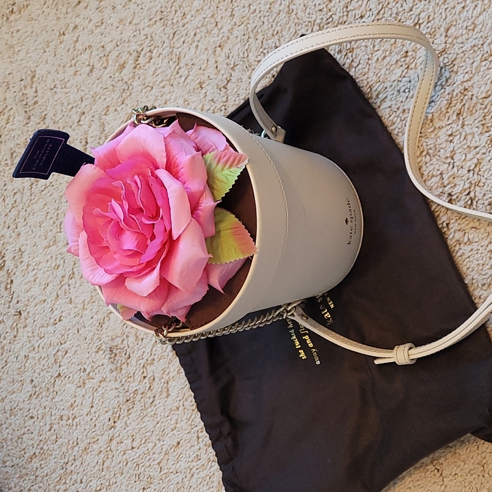 Kate Spade ♠️ flower pot crossbody